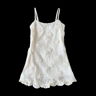 白色吊带连衣裙女装2025开春穿搭夏季海边度假绝美修身气质小裙子