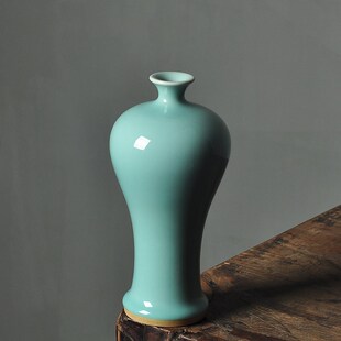 龙泉窑青瓷瓶小号陶瓷中式客厅摆设博古架插装饰家居梅瓶