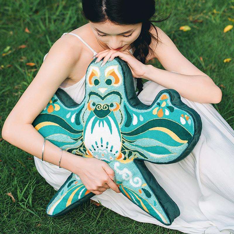 新中式纸鸢创意抱枕客厅沙发刺绣腰枕中国风设计师靠背垫异形靠枕