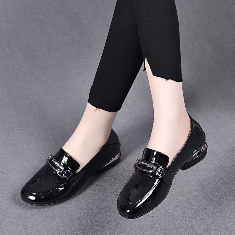 漆皮乐福鞋女2025春秋新款真皮平底单鞋低跟小皮鞋圆头软底豆豆鞋