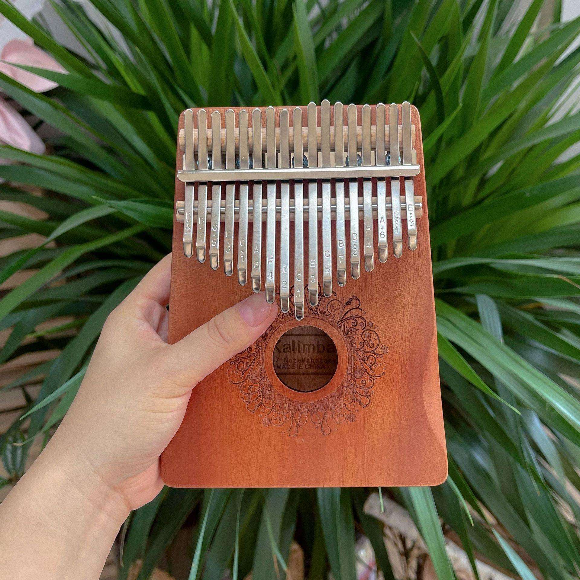 桃花芯手指钢琴kalimba拇指琴21音迷你乐器跨境手指琴木盒拇指琴