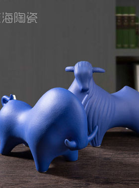 陶瓷牛羊摆件桌面小摆件景德镇简约办公室玄关牛羊可爱小型摆件