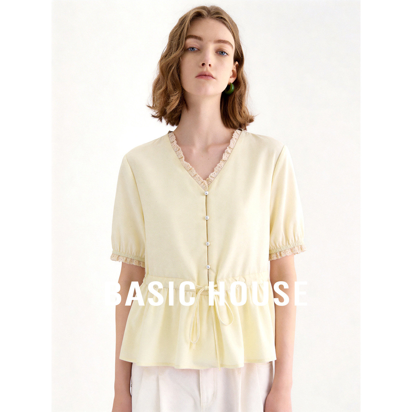 Basic House/百家好2026夏季新款蕾丝边抽绳短袖衬衫纯色V领小衫