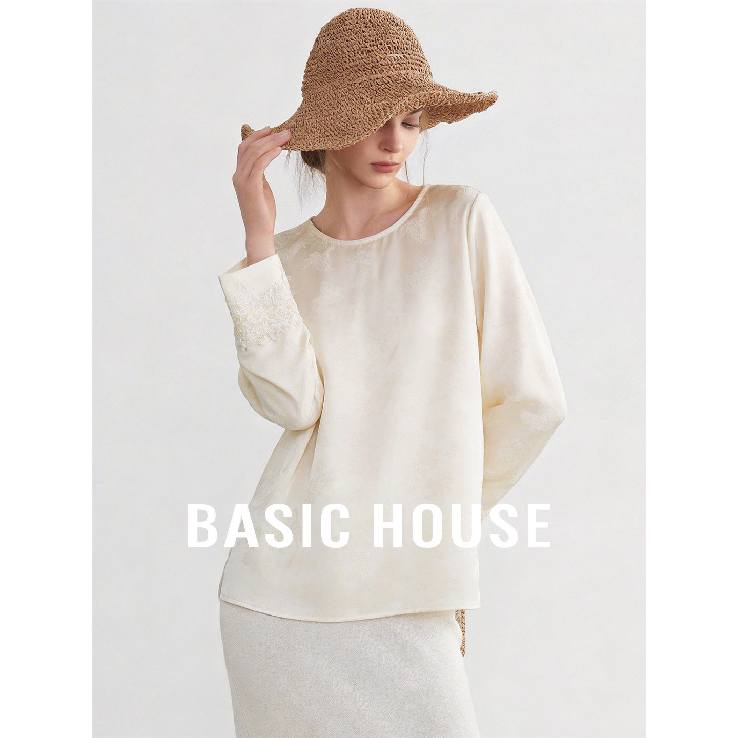 Basic House/百家好国风缎面蕾丝拼接衬衫新中式圆领宽松套头小衫