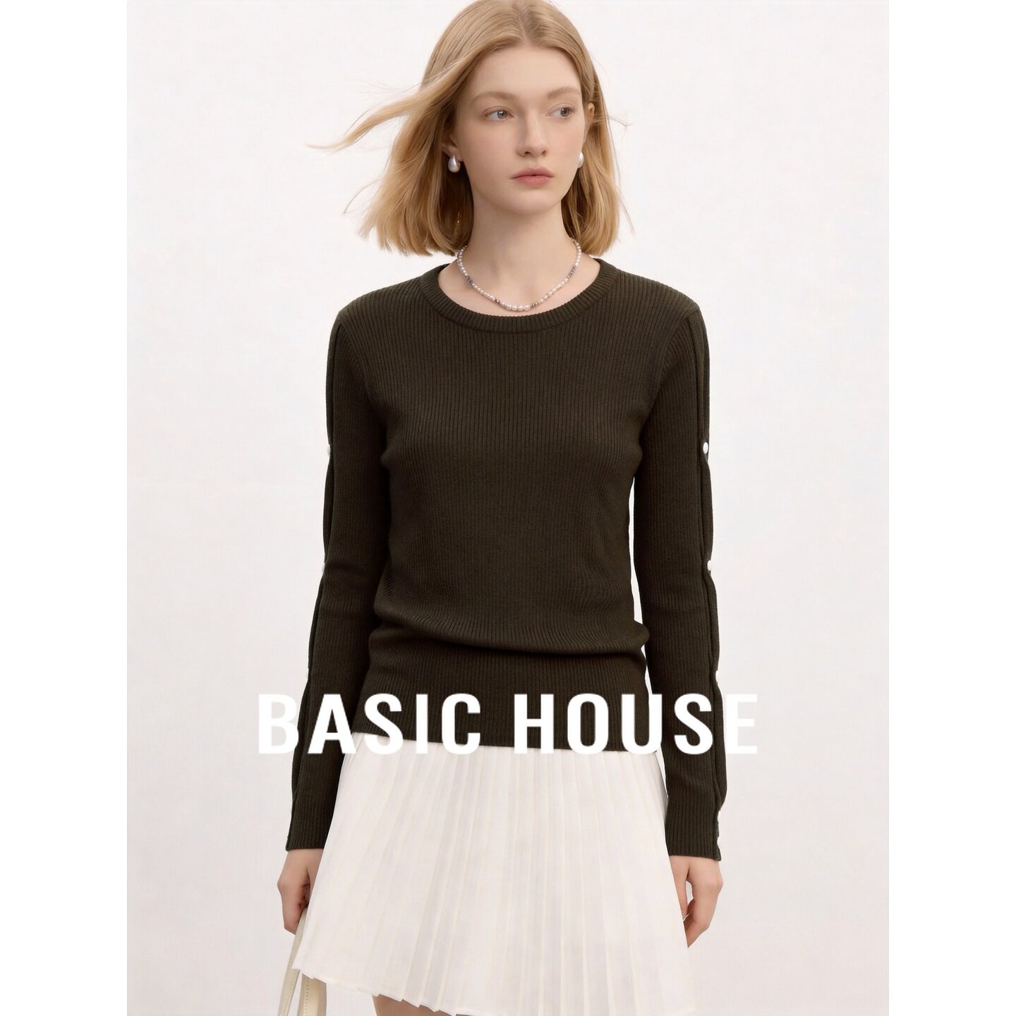 Basic House/百家好高级感圆领针织衫女长袖珍珠装饰显瘦气质上衣