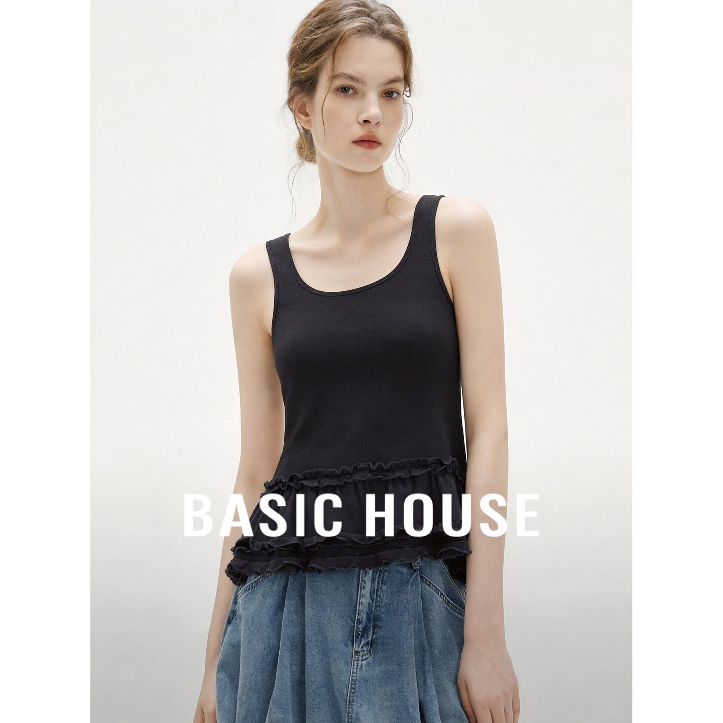 Basic House/百家好莱赛尔木耳边下摆吊带背心修身荷叶裙摆上衣女