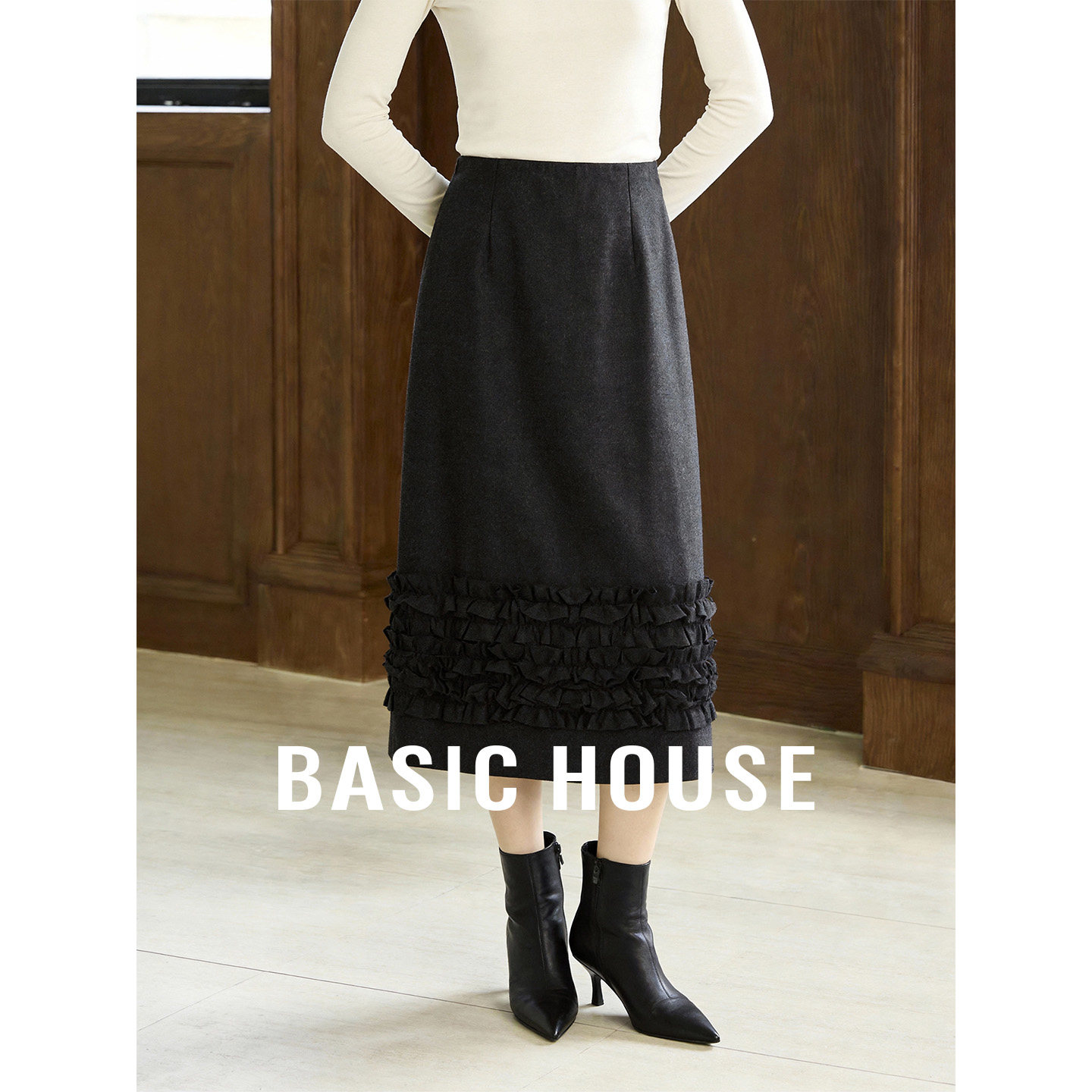 Basic House/百家好黑色高腰下摆褶皱设计半身裙女秋休闲显瘦H裙