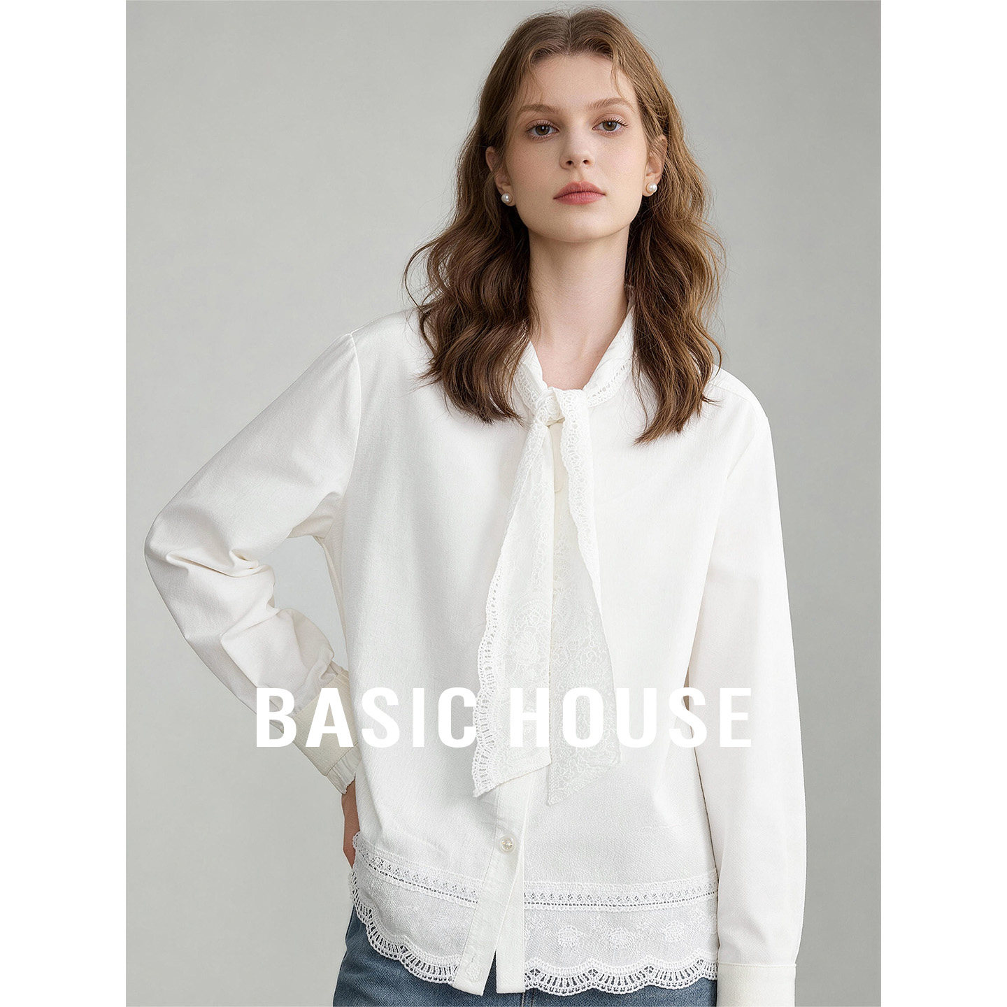 Basic House/百家好白色蕾丝拼接设计长袖衬衫女秋宽松超好看上衣