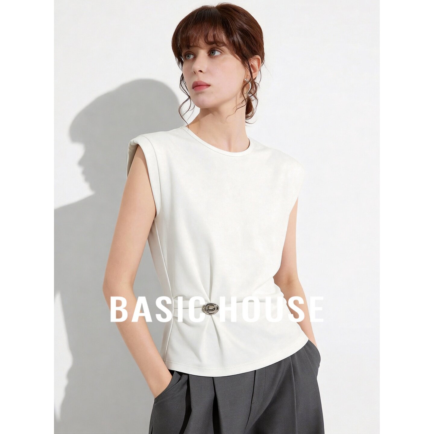 Basic House/百家好通勤风无袖收腰T恤女夏季白色气质松弛感上衣