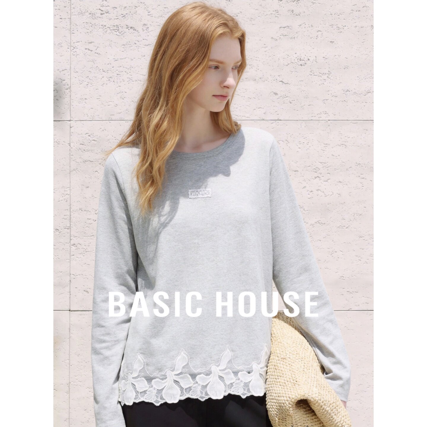 Basic House/百家好2026秋深灰蕾丝拼接印花圆领直筒日常长袖T恤