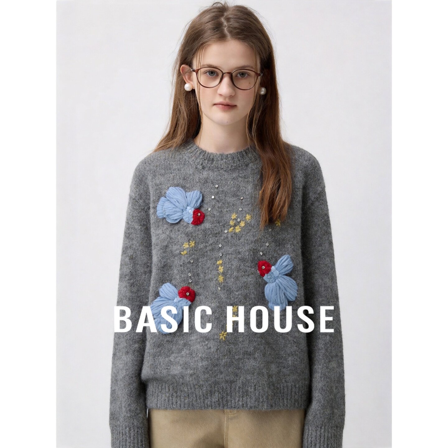 Basic House/百家好灰色毛衣女立体装饰圆领宽松重工针织衫上衣