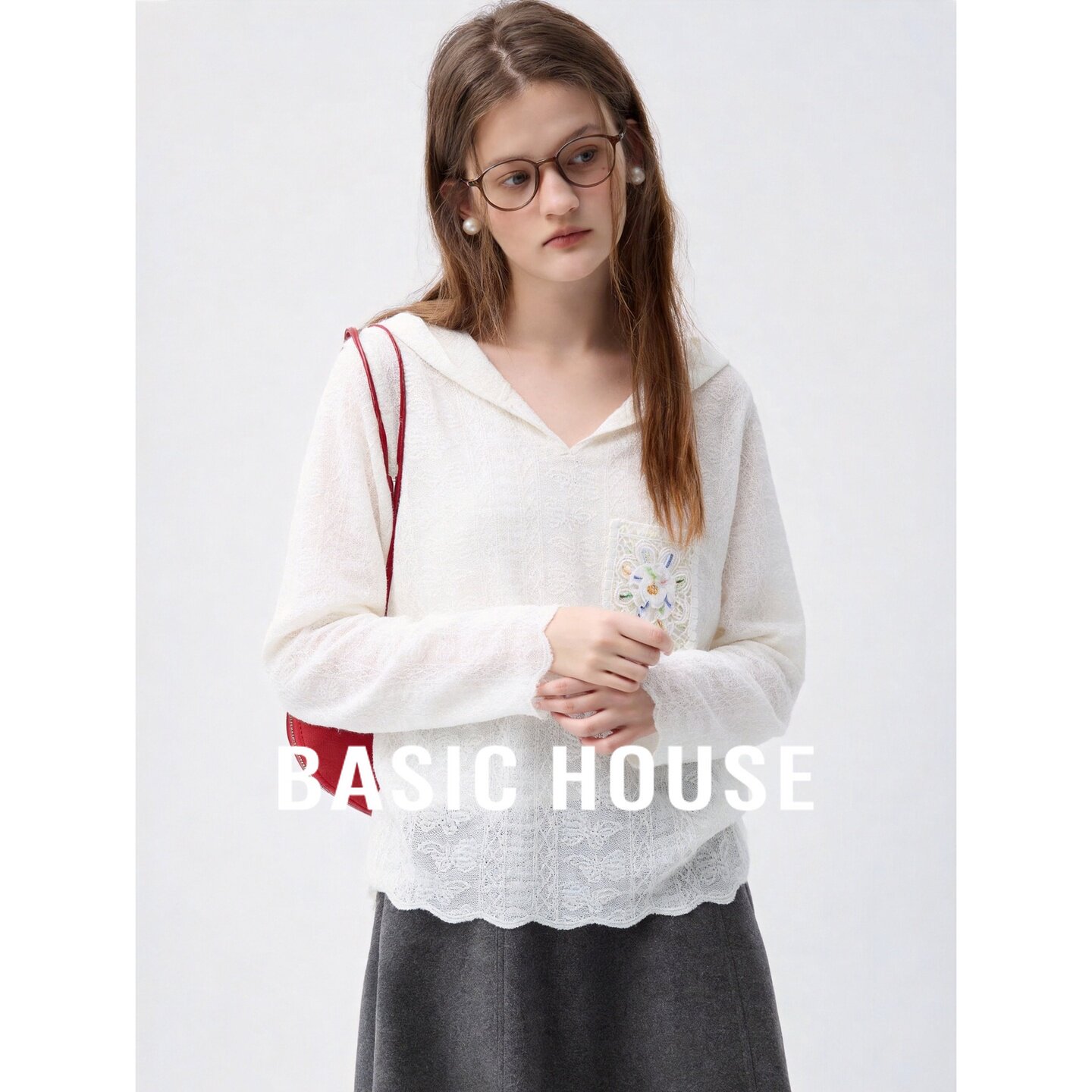 Basic House/百家好2026秋白色V领镂空长袖宽松薄款连帽针织衫女