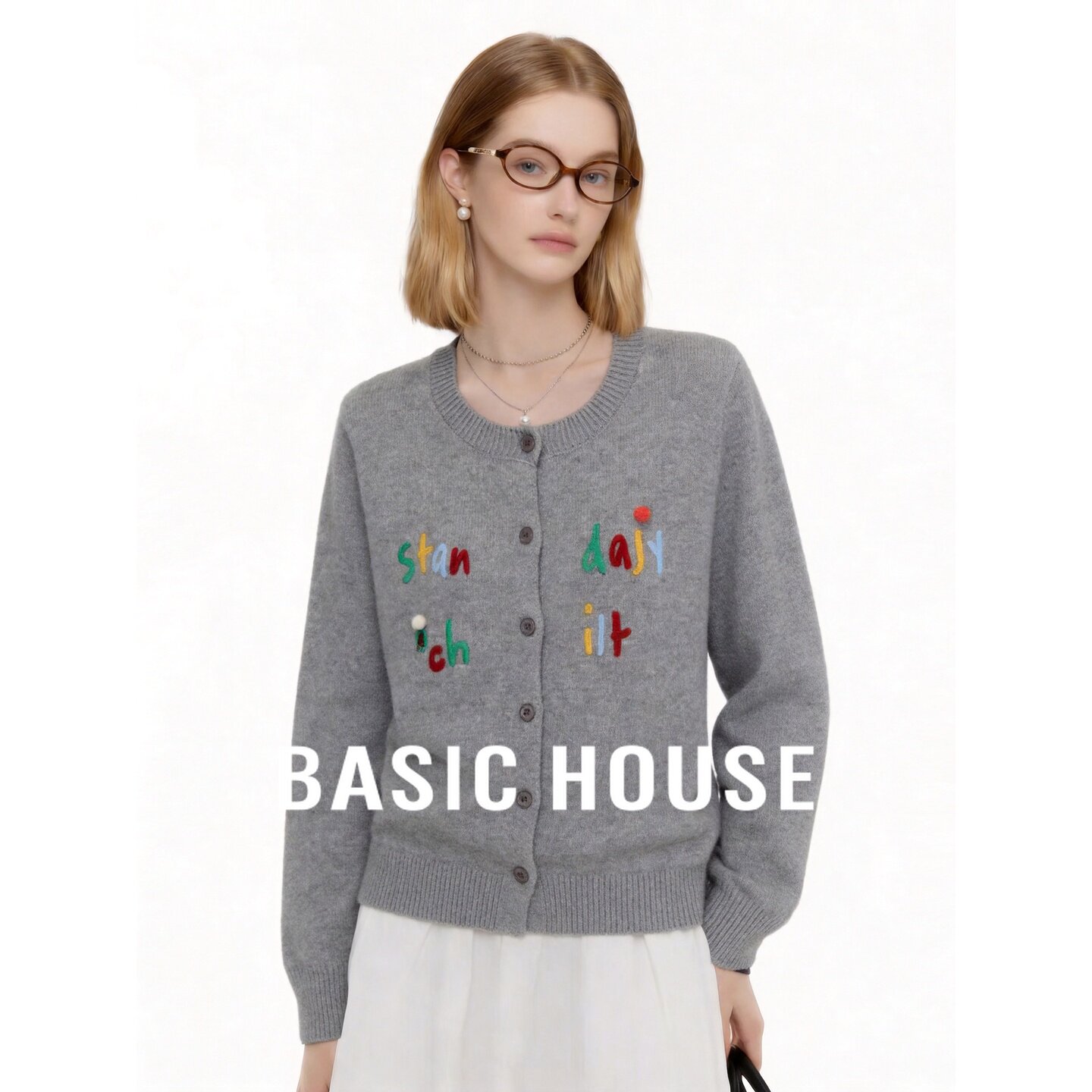 Basic House/百家好2026秋灰色字母刺绣圆领宽松短款长袖针织开衫