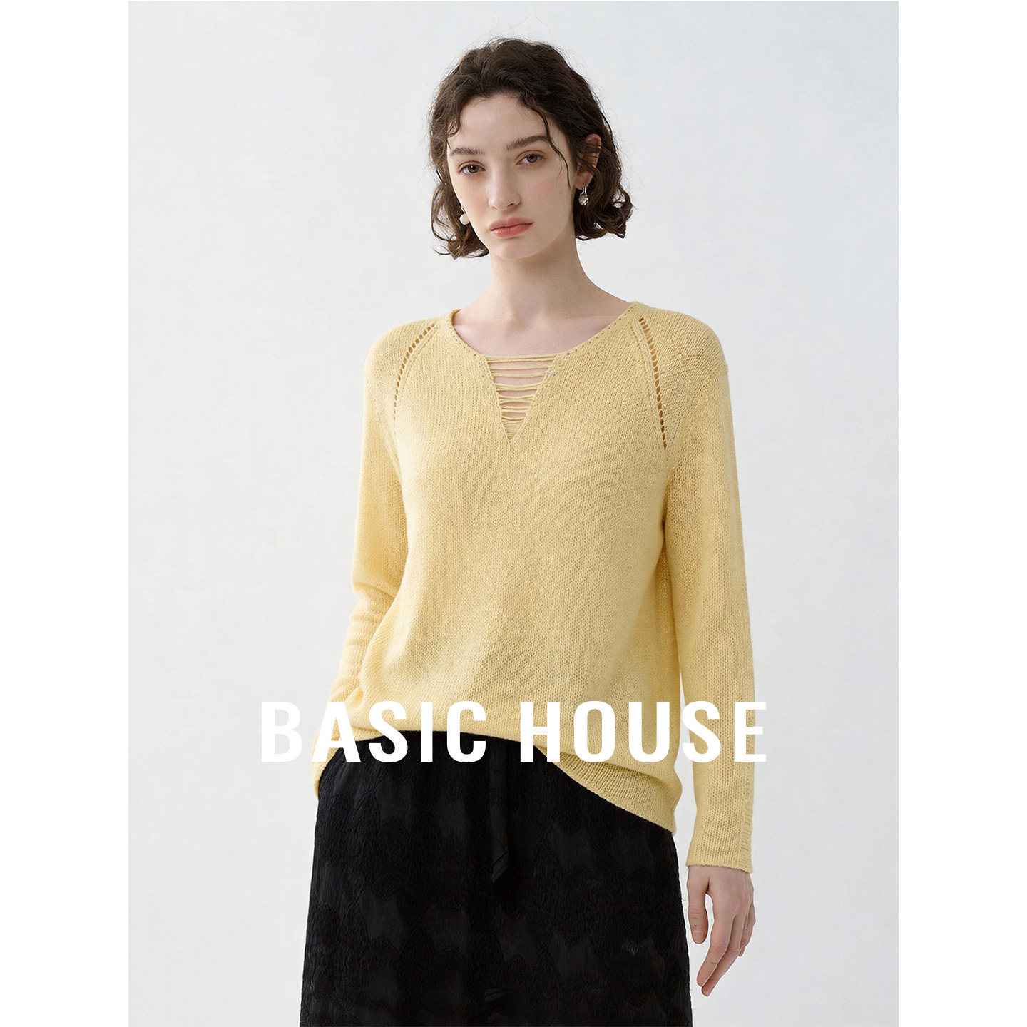 Basic House/百家好黄色V领设计慵懒针织罩衫女夏季舒适百搭毛衫