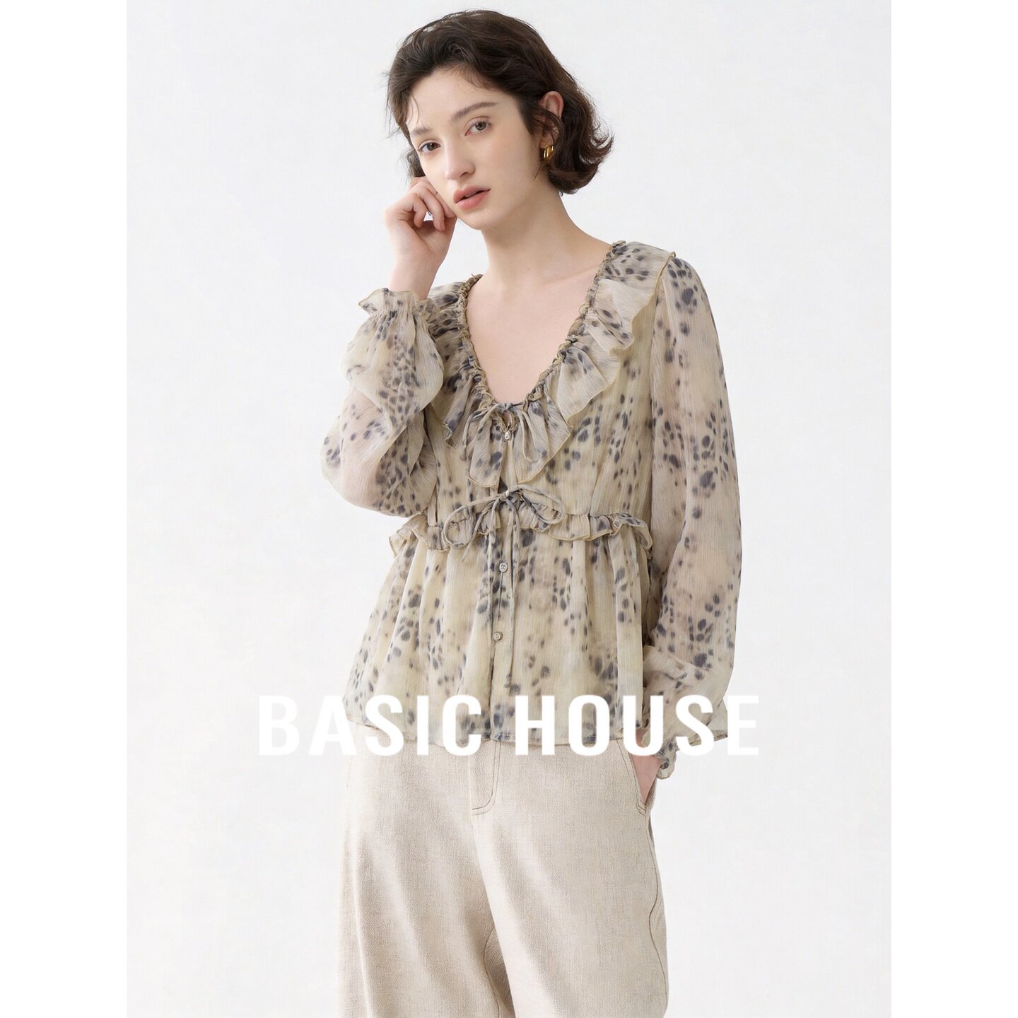 Basic House/百家好设计感荷叶边豹纹雪纺衫女长袖系带气质上衣