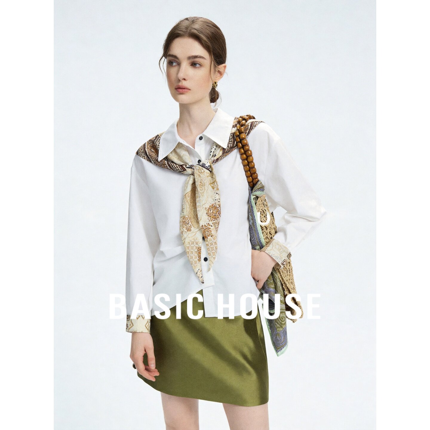 Basic House/百家好纯棉白色衬衫翻领丝巾拼接扭结下摆宽松通勤女