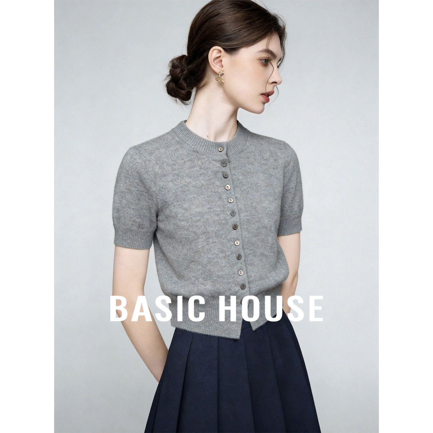 Basic House/百家好灰色圆领基础单排扣针织开衫女夏季新款上衣