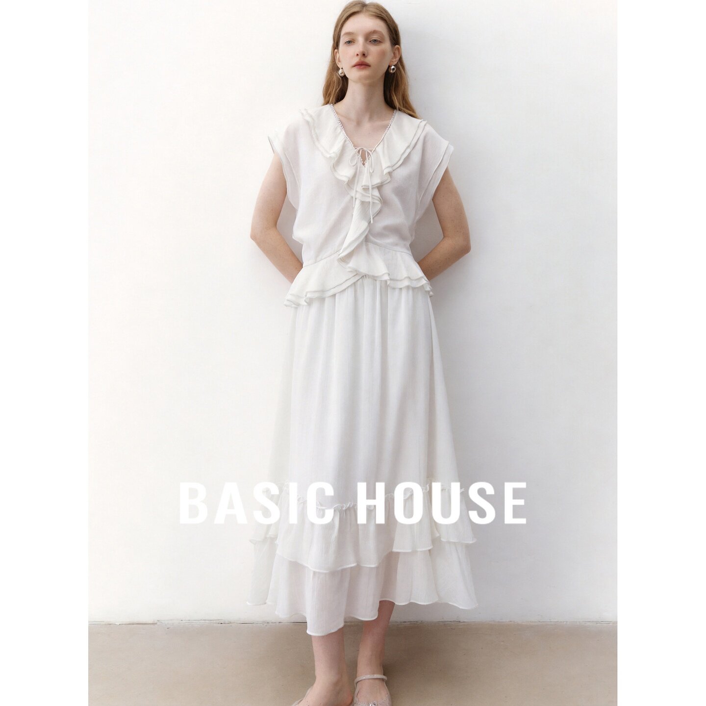 Basic House/百家好法式温柔风荷叶边V领白色套装女夏显瘦小众