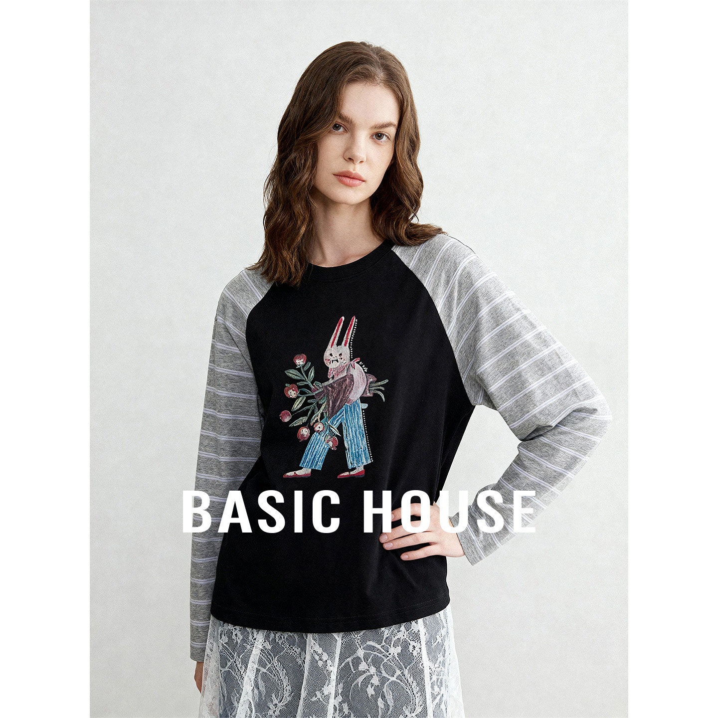 Basic House/百家好圆领小众设计长袖T恤女秋季条纹撞色印花上衣