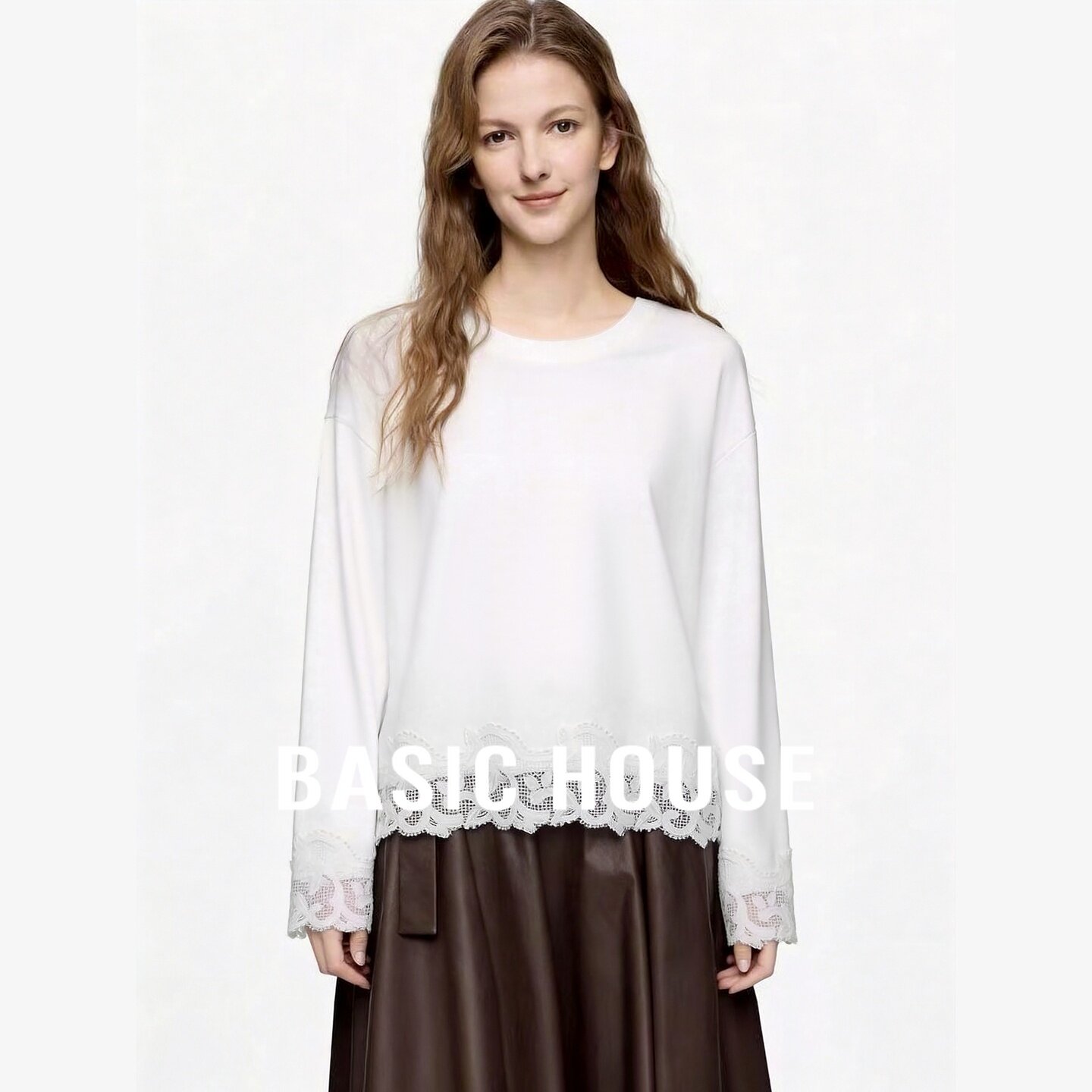 Basic House/百家好蕾丝拼接长袖含棉T恤女宽松打底衫设计感上衣