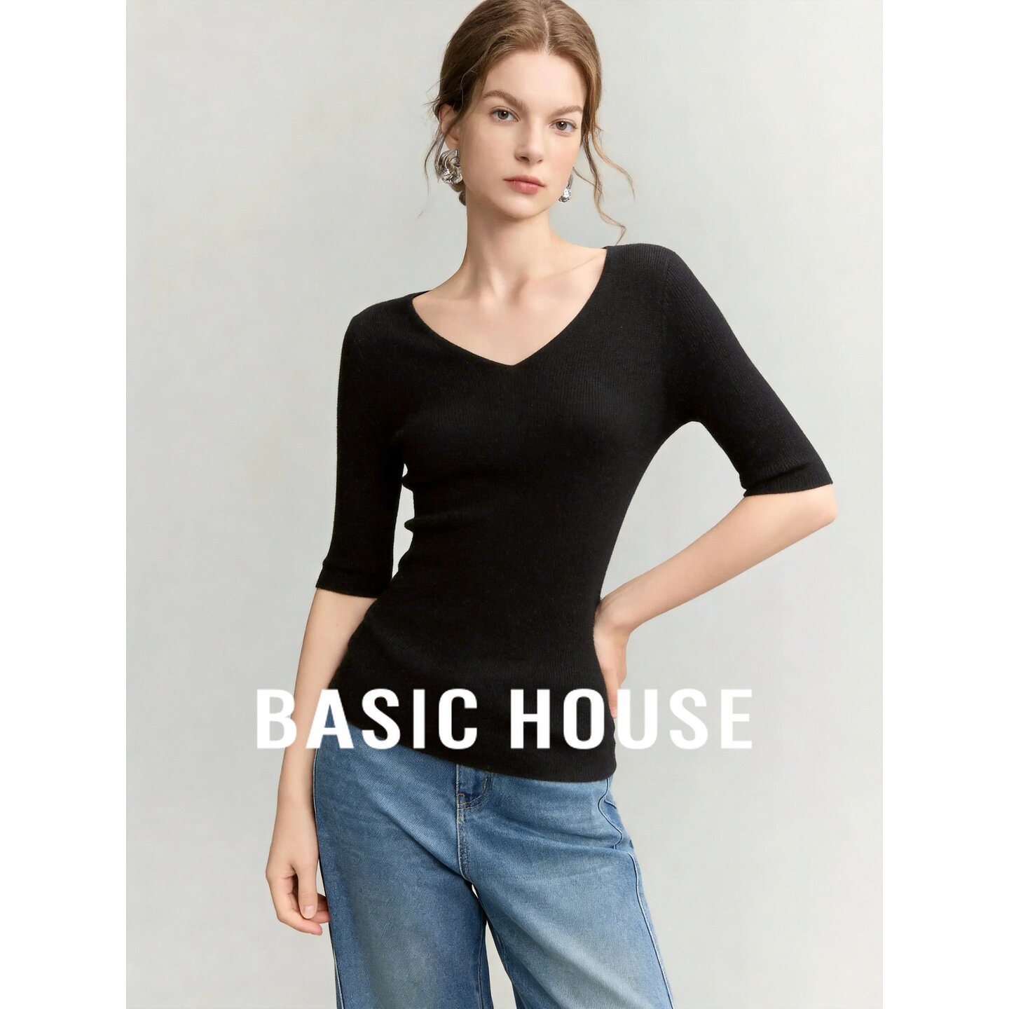 Basic House/百家好法式V领五分袖针织衫女黑色修身显瘦气质上衣
