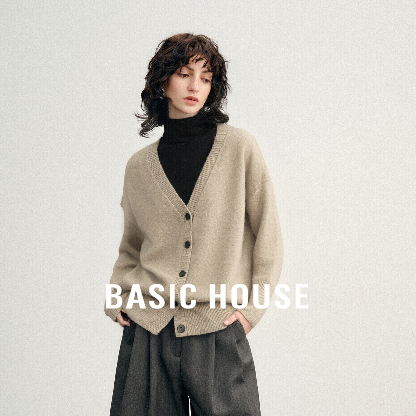 Basic House/百家好V领宽松中长款羊毛开衫外套山羊绒纯色毛衣女