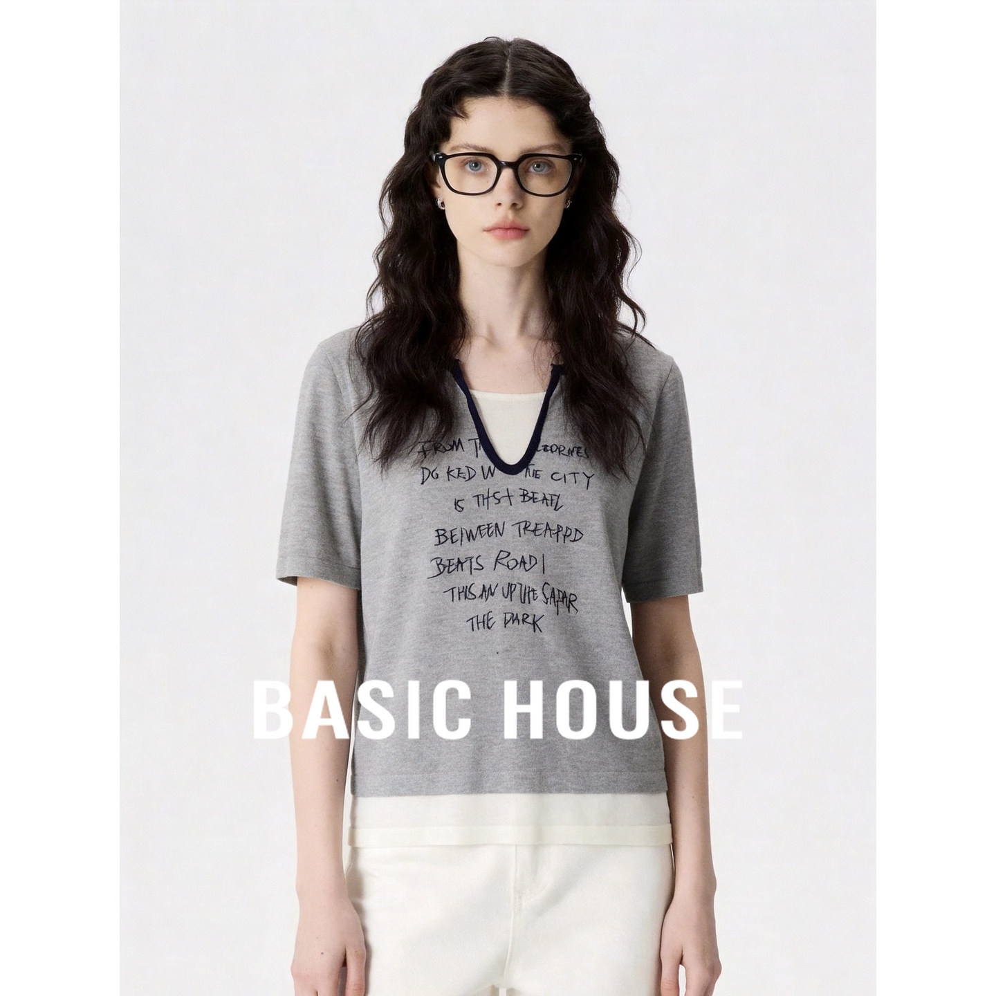 Basic House/百家好灰色假两件V领短袖针织衫女夏季宽松舒适上衣