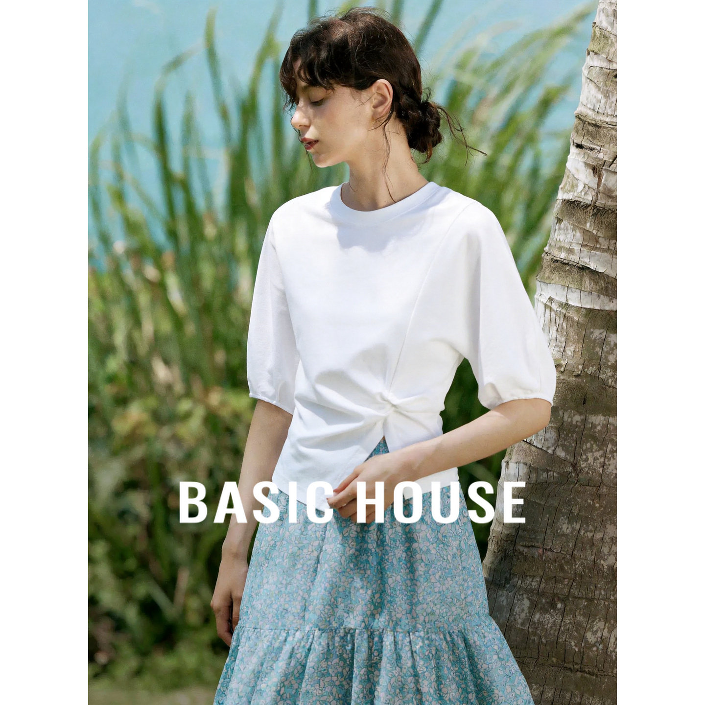 Basic House/百家好百搭不规则褶皱开叉T恤舒爽白色圆领短款上衣