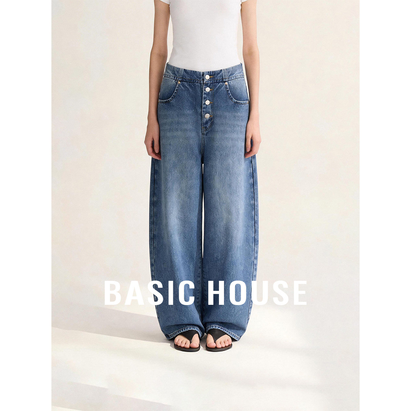 Basic House/百家好蓝色高腰纯棉舒适牛仔裤女26秋季流行直筒长裤