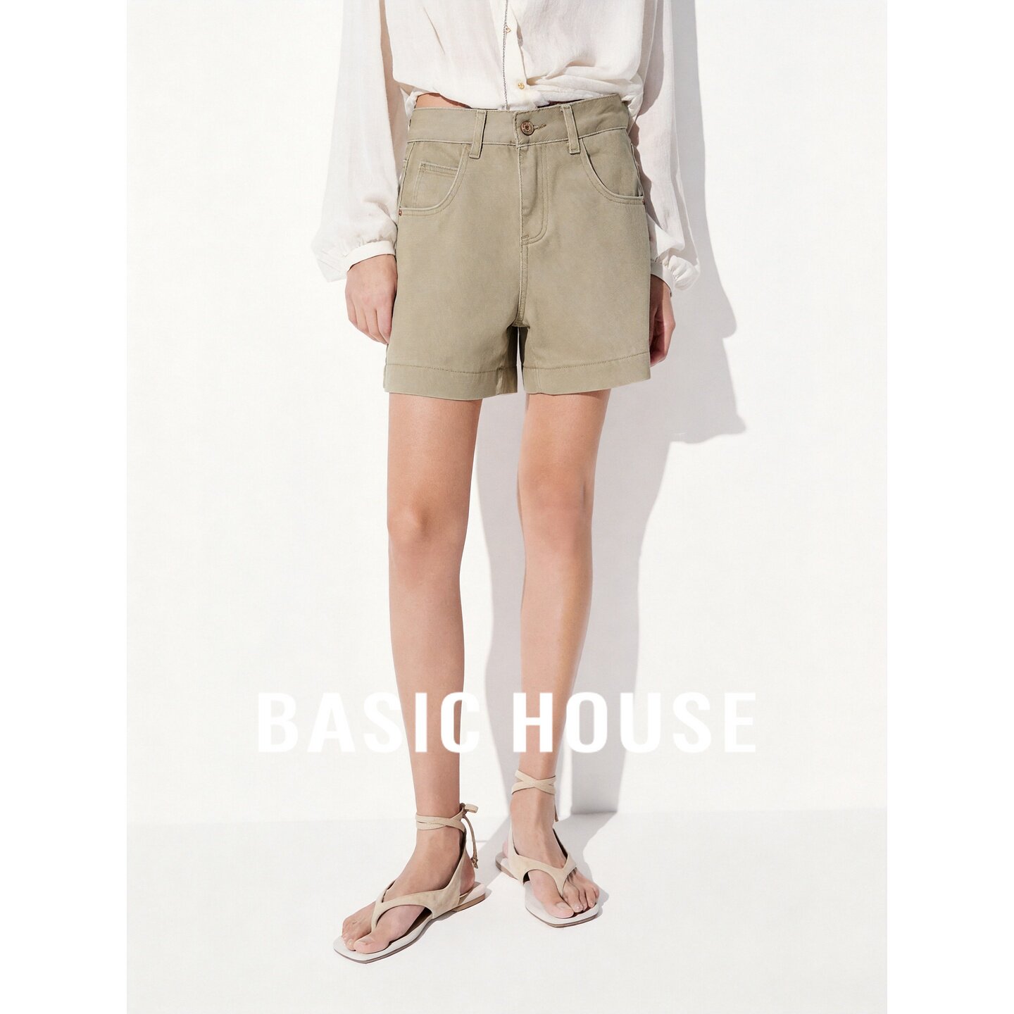 Basic House/百家好高腰卡其色休闲短裤女夏时尚百搭显瘦休闲短裤