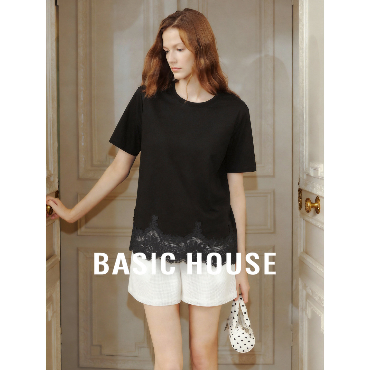 Basic House/百家好黑色显瘦蕾丝拼接短袖T恤女夏季宽松休闲上衣