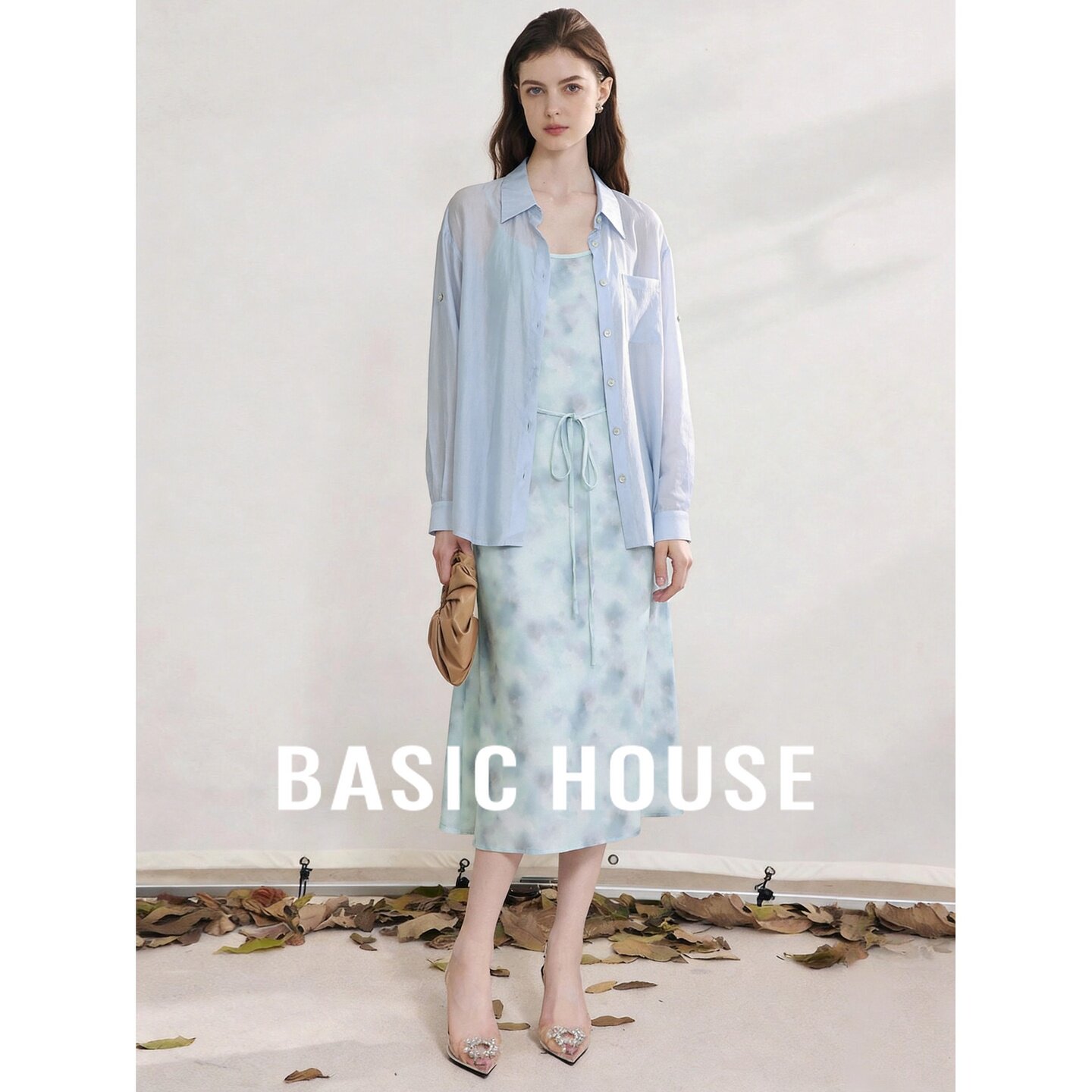 Basic House/百家好蓝色印花吊带连衣裙女夏长袖开衫度假风两件套