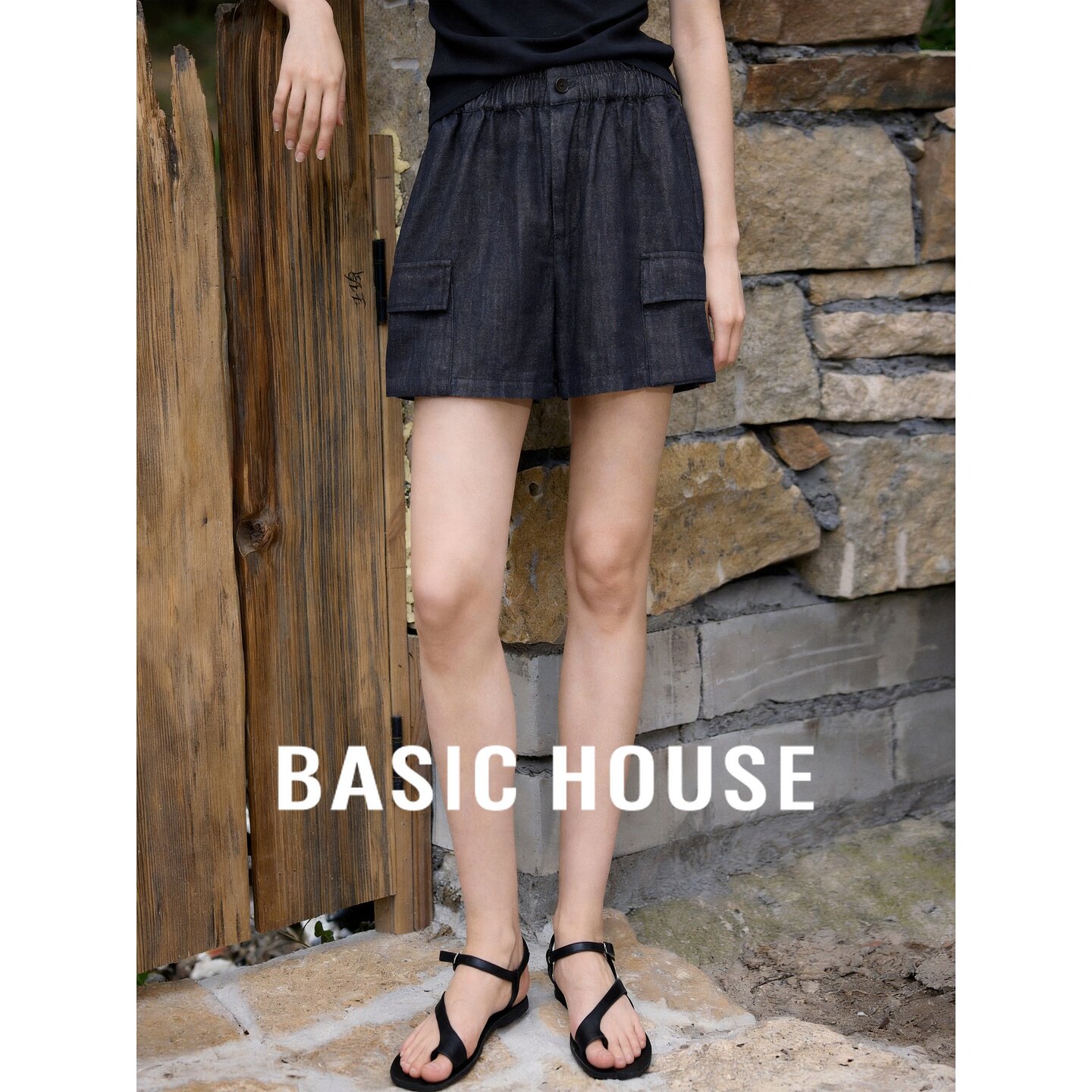 Basic House/百家好莱赛尔深蓝色多口袋工装裤宽松显瘦休闲短裤女