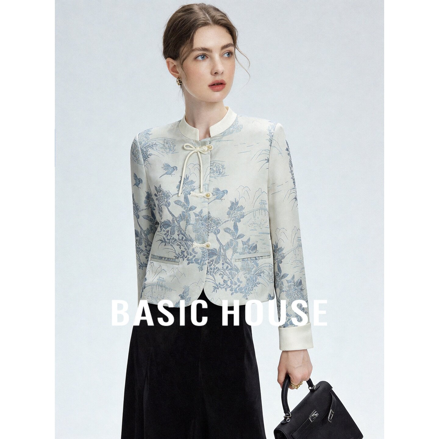 Basic House/百家好浅蓝中式花卉印花圆领宽松长袖日常简约短外套