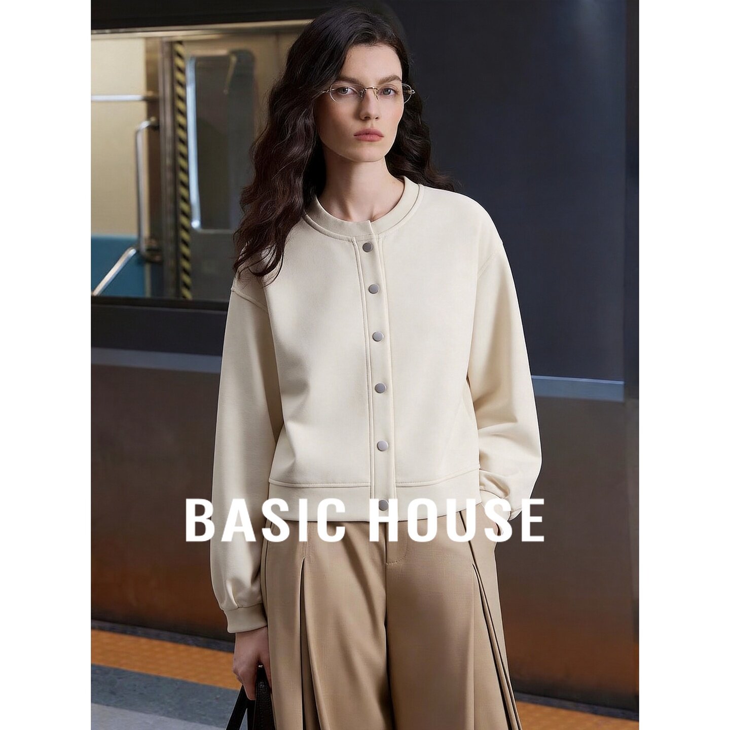 Basic House/百家好米白圆领按扣开衫卫衣女宽松高级感棒球服外套