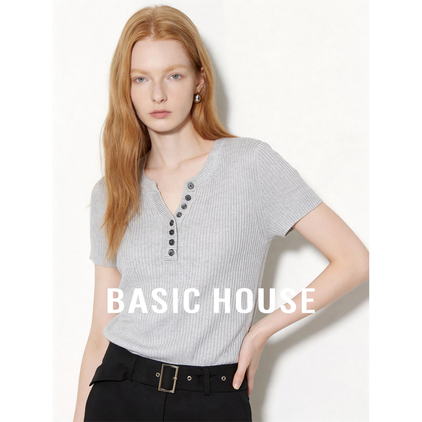 Basic House/百家好莱赛尔短袖上衣女夏季新款亚麻V领短款针织衫