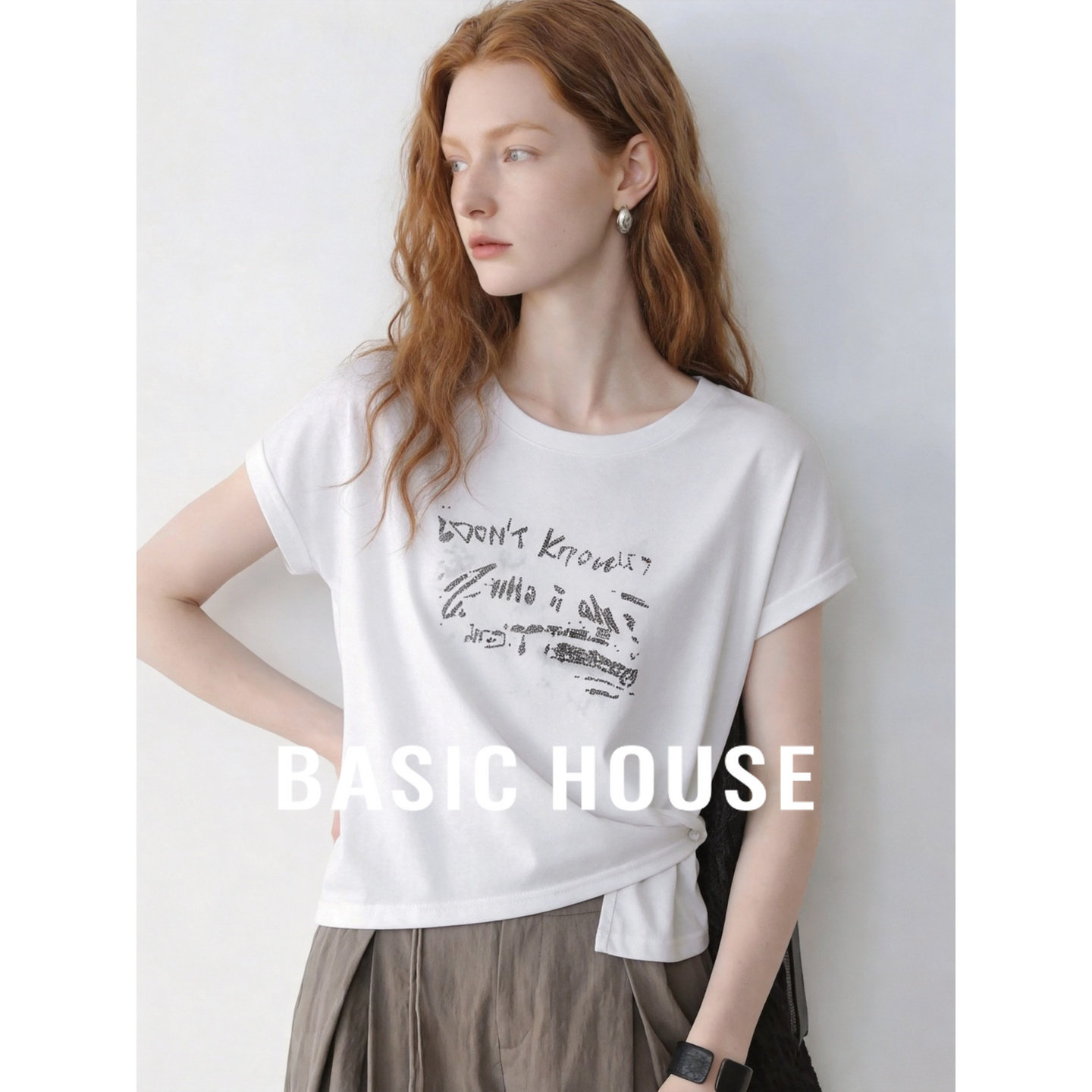 Basic House/百家好慵懒风白色圆领短袖T恤女夏季不对称下摆上衣