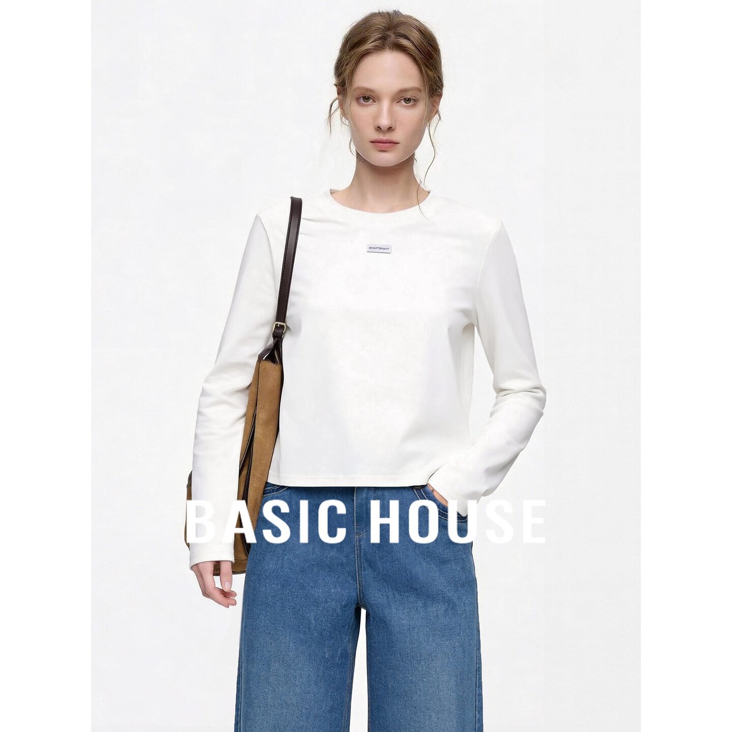 Basic House/百家好莱赛尔白色圆领宽松长袖字母刺绣休闲T恤女秋