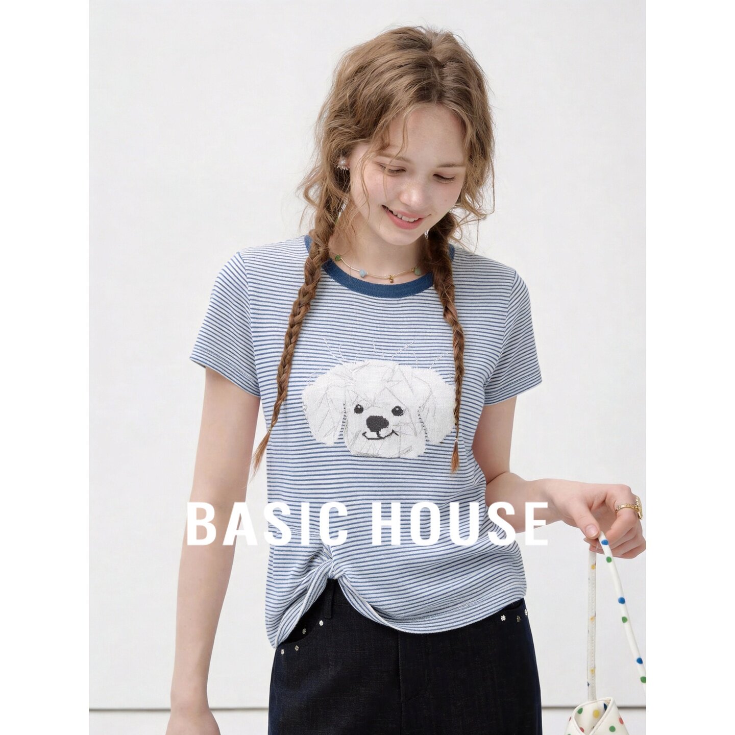 Basic House/百家好莱赛尔蓝色条纹小狗印花短袖T恤女宽松针织衫