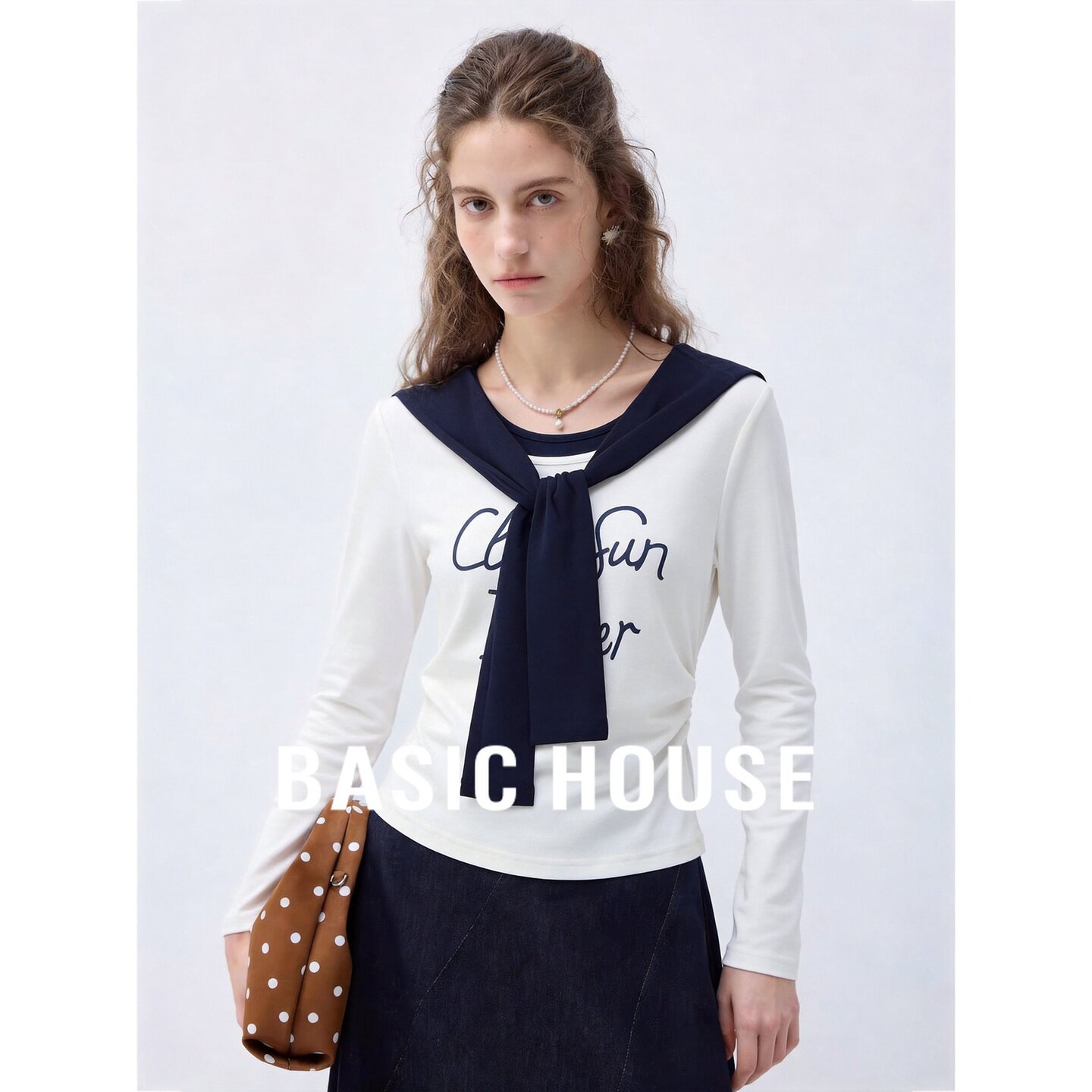 Basic House/百家好海军风设计感撞色领巾长袖T恤女显瘦气质上衣