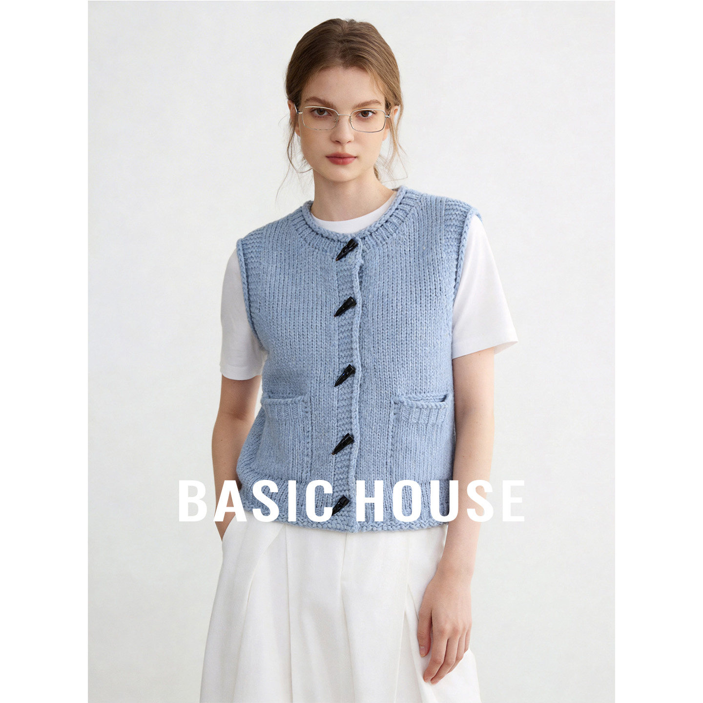 Basic House/百家好蓝色圆领牛角扣设计感针织马甲女春季叠穿背心