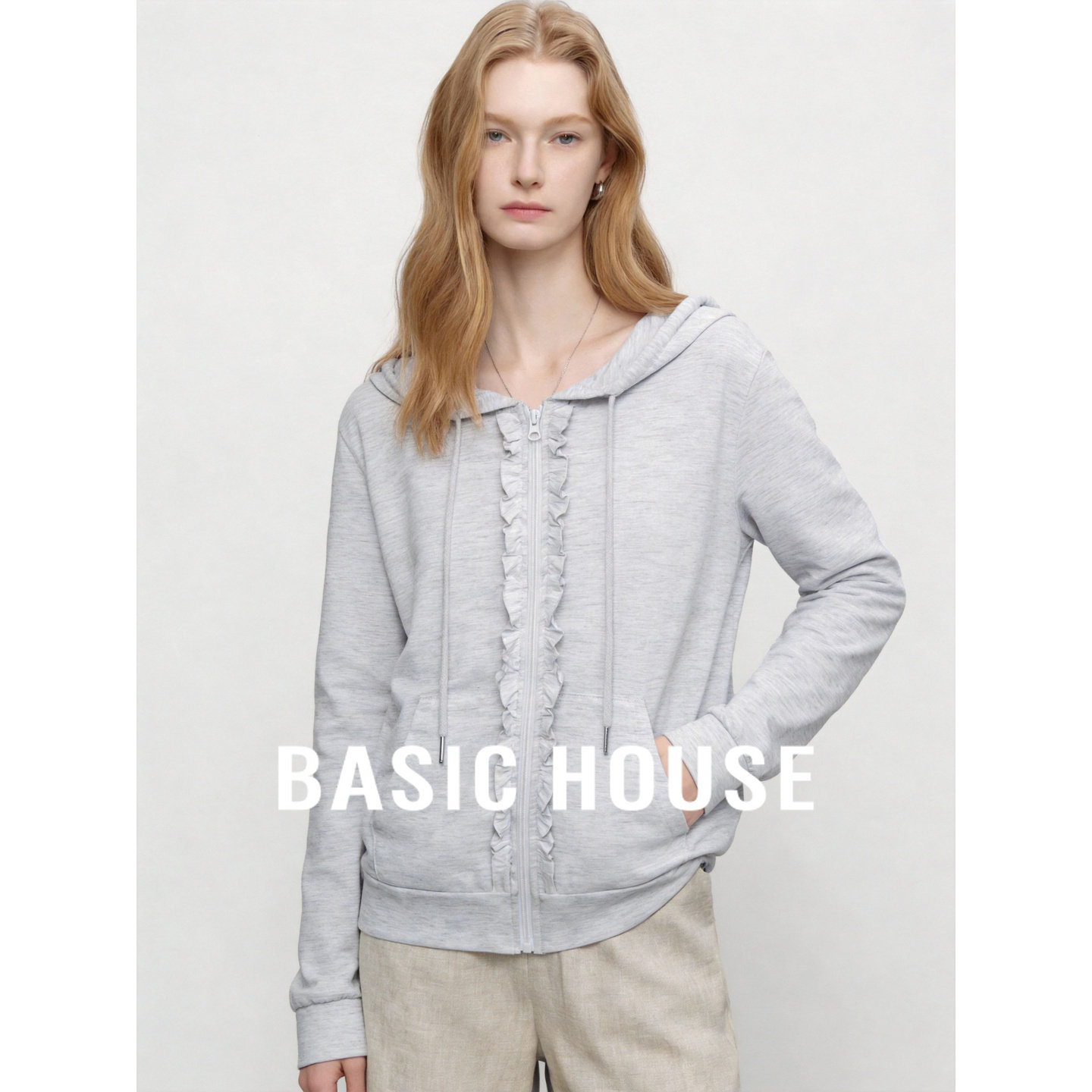 Basic House/百家好休闲连帽拉链运动卫衣女显瘦荷叶边装饰卫衣