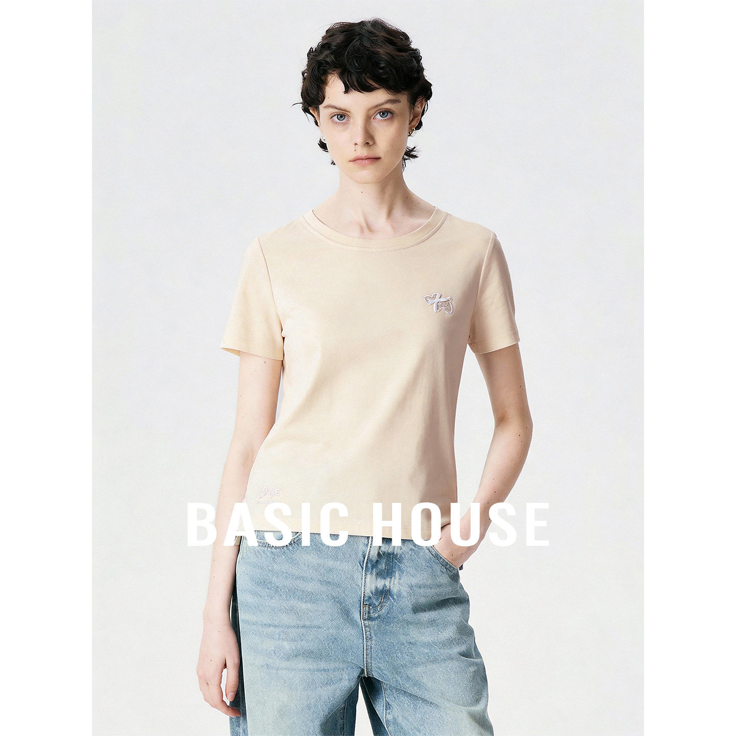 Basic House/百家好撞色小狗刺绣短袖T恤女圆领短款开叉宽松上衣