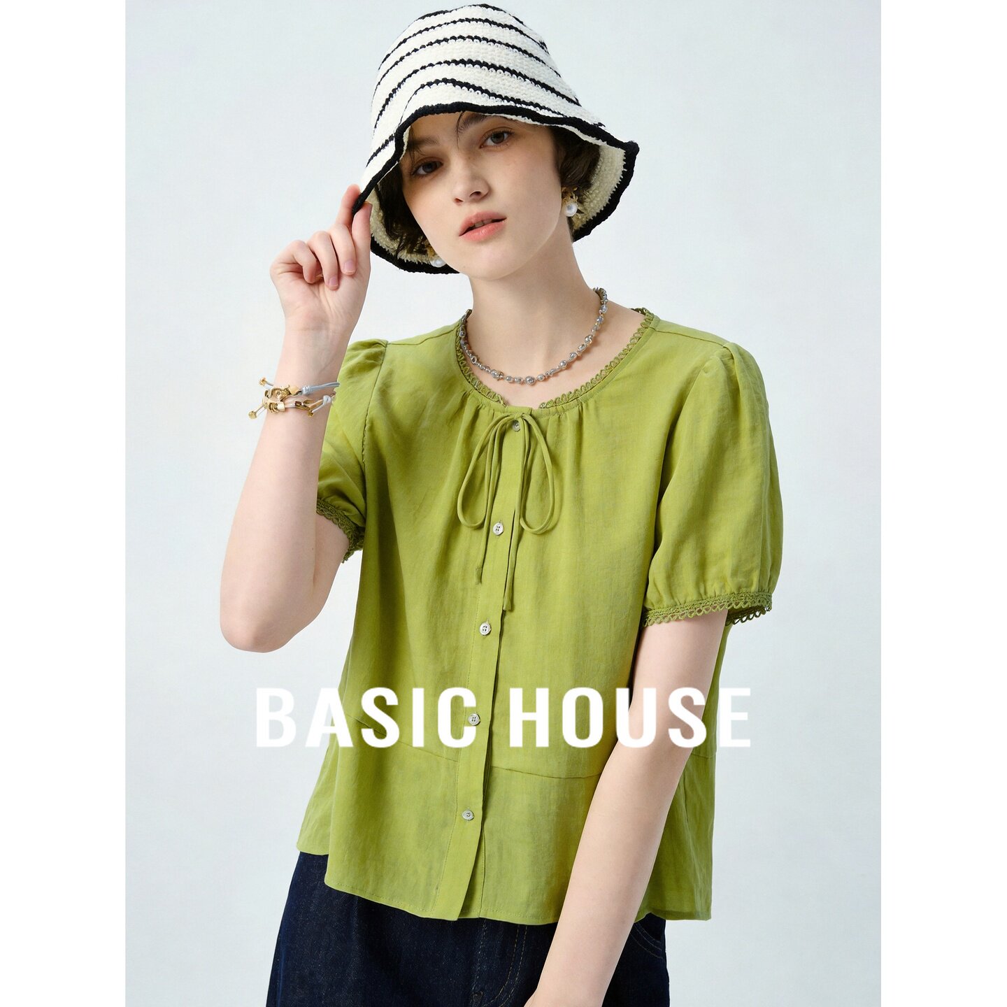 Basic House/百家好法式绿色泡泡袖系带衬衫女夏季莫代尔宽松上衣