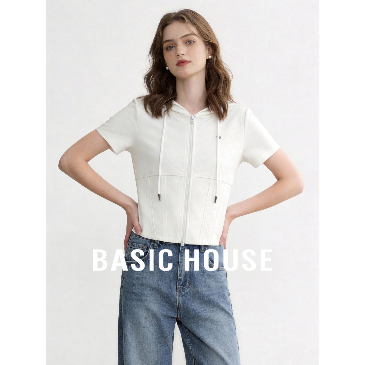 Basic House/百家好莱赛尔白色连帽拉链短袖T恤女夏显瘦短款上衣