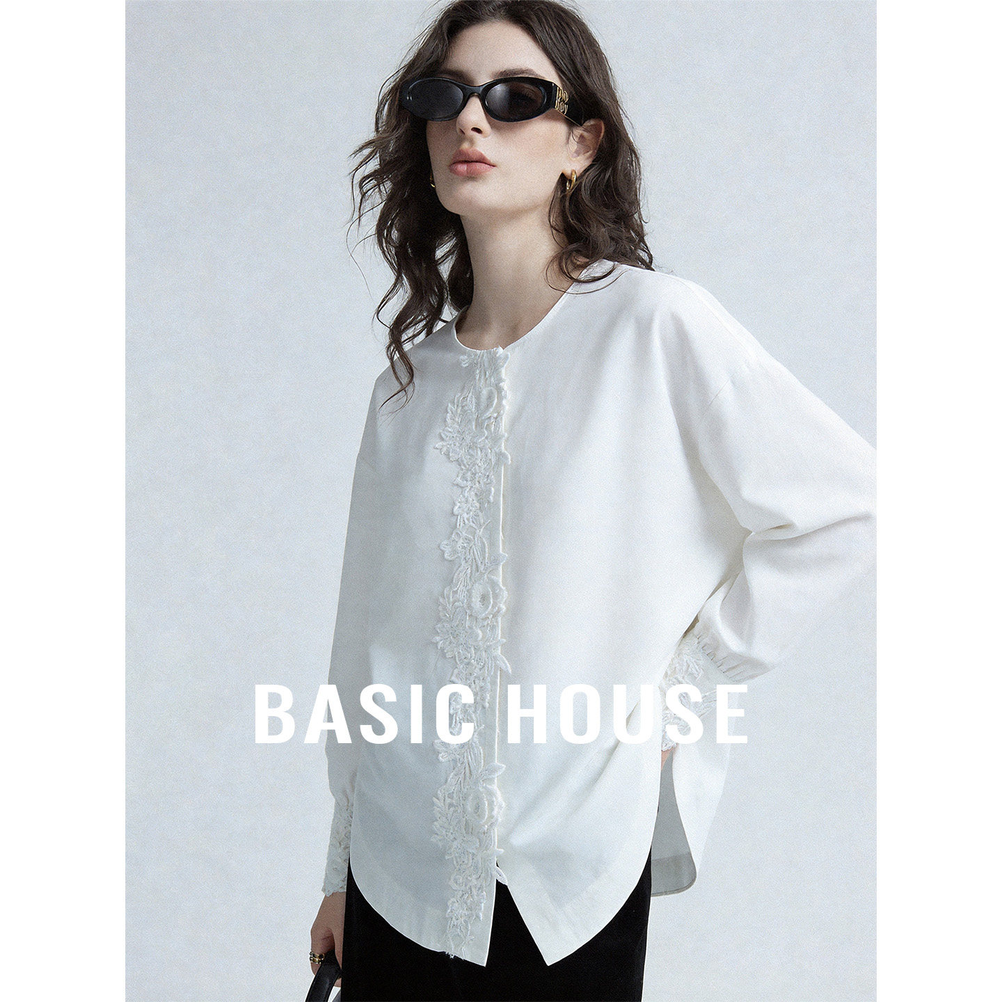 Basic House/百家好春季气质白色圆领蕾丝拼接衬衫女新款长袖小衫