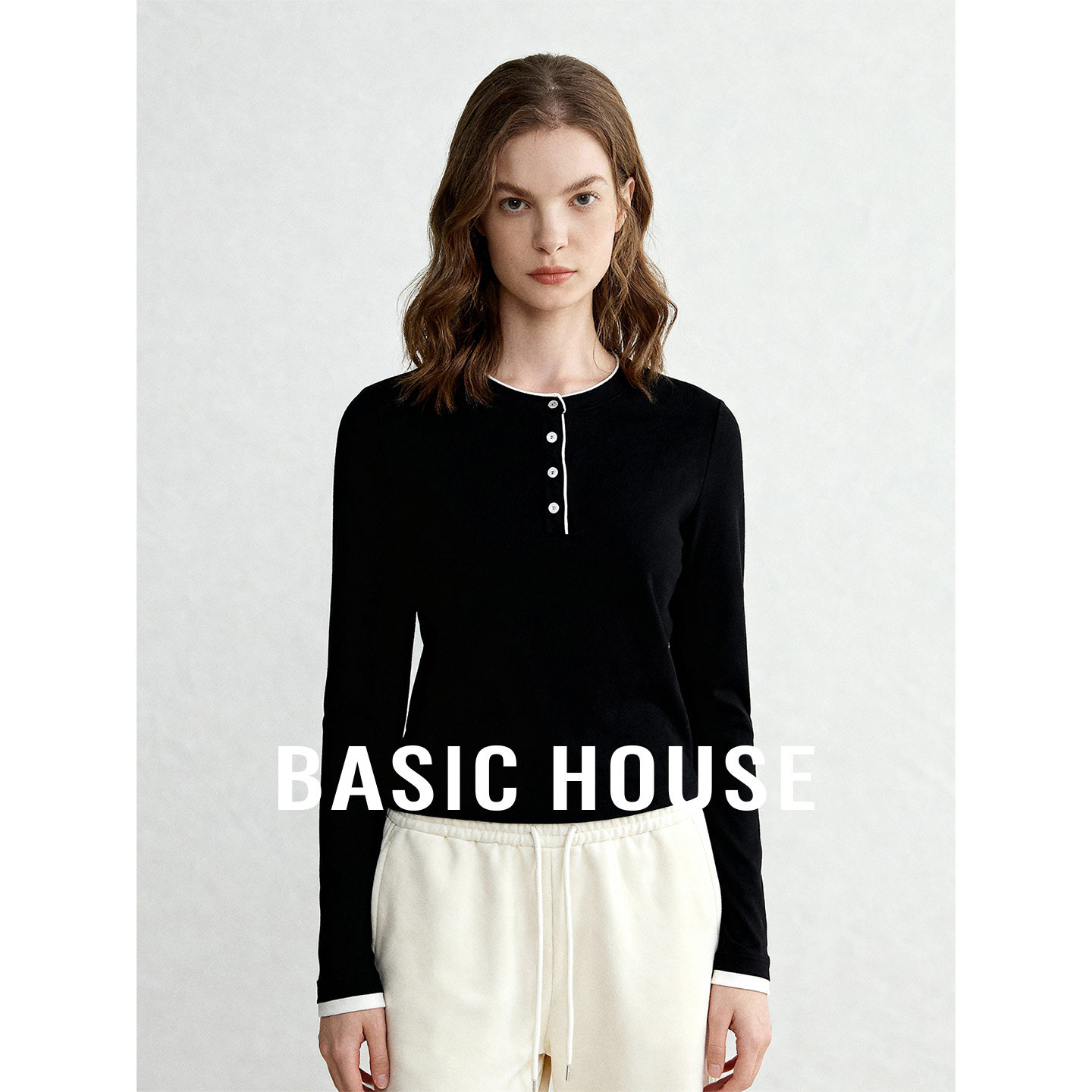 Basic House/百家好黑色圆领简约长袖T恤女春加绒百搭可外穿内搭