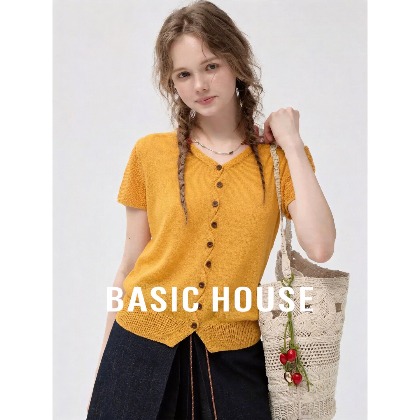 Basic House/百家好姜黄色V领短袖针织开衫女夏纽扣修身显瘦上衣