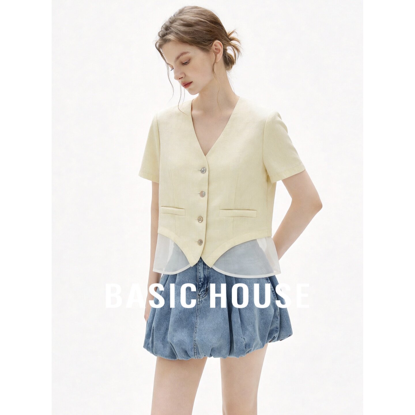 Basic House/百家好新款黄色V领短袖开衫女薄款纽扣上衣百搭衬衫