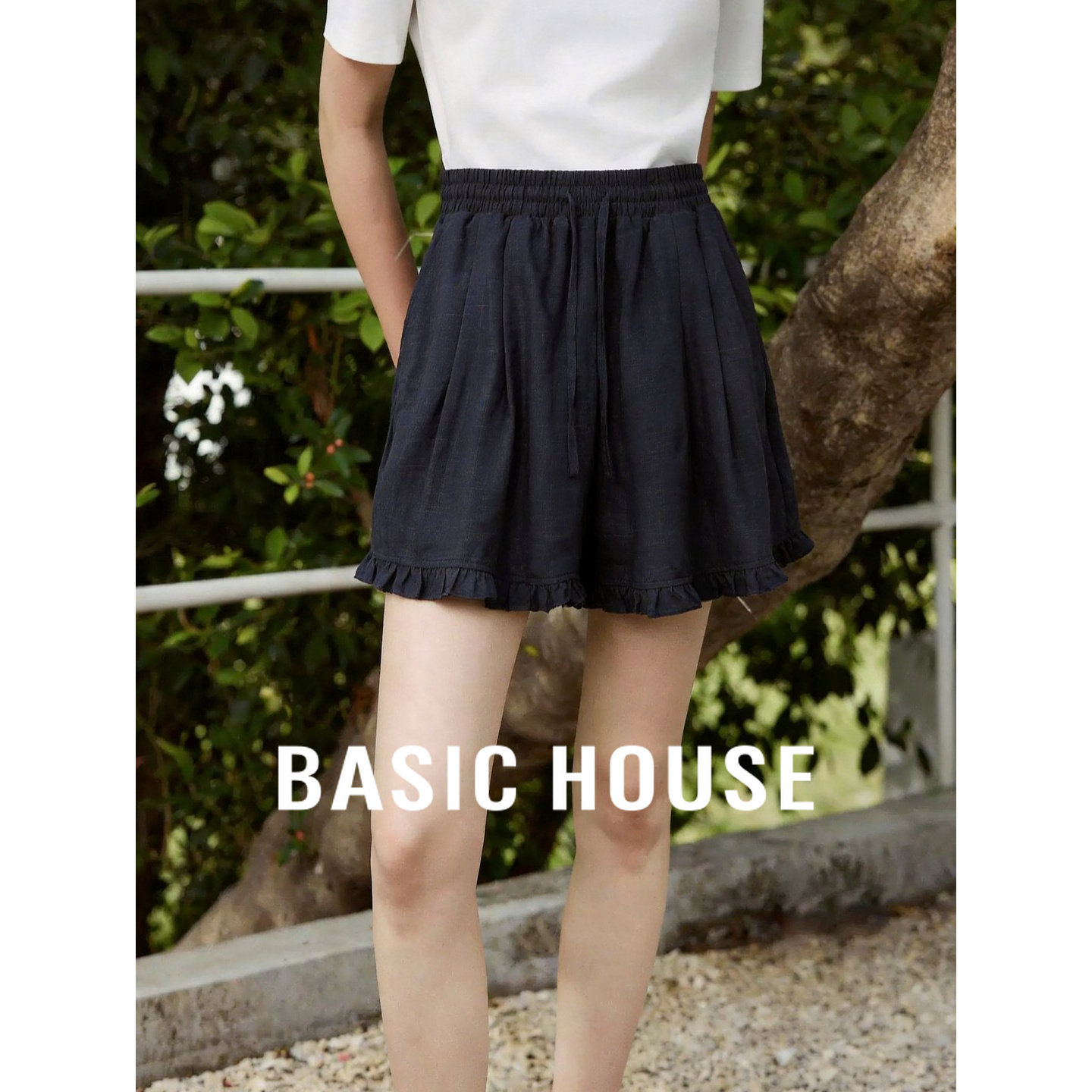 Basic House/百家好韩系木耳边短裤女夏季松紧腰减龄休闲黑色裤子